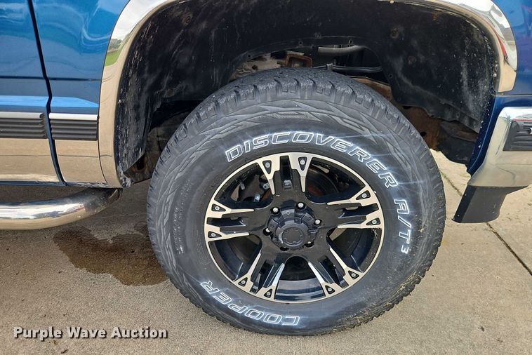 image for item EO4579 1991 Chevrolet K1500 pickup truck