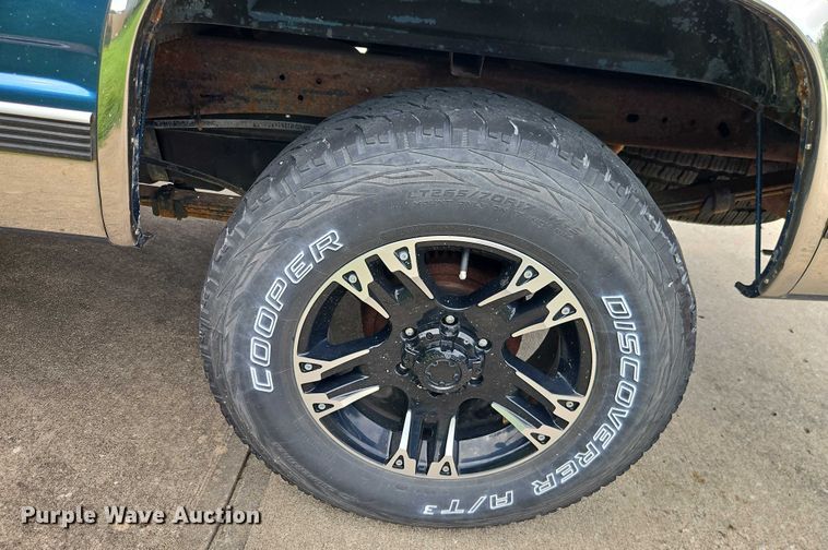 image for item EO4579 1991 Chevrolet K1500 pickup truck