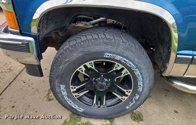 image for item EO4579 1991 Chevrolet K1500 pickup truck