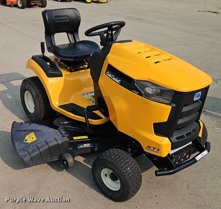 image for item EO4593 2019 Cub Cadet XT1 LT50 lawn mower