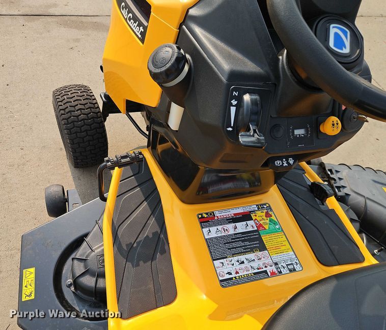 image for item EO4593 2019 Cub Cadet XT1 LT50 lawn mower