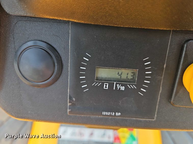 image for item EO4593 2019 Cub Cadet XT1 LT50 lawn mower