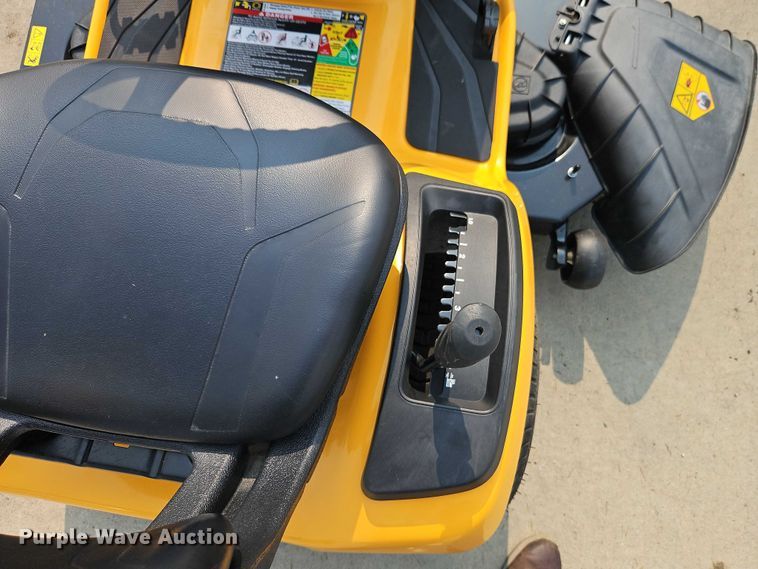 image for item EO4593 2019 Cub Cadet XT1 LT50 lawn mower