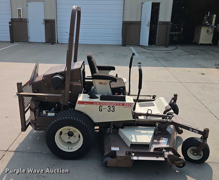 image for item EO4603 2008 Grasshopper 432 ZTR lawn mower