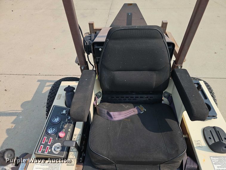 image for item EO4603 2008 Grasshopper 432 ZTR lawn mower