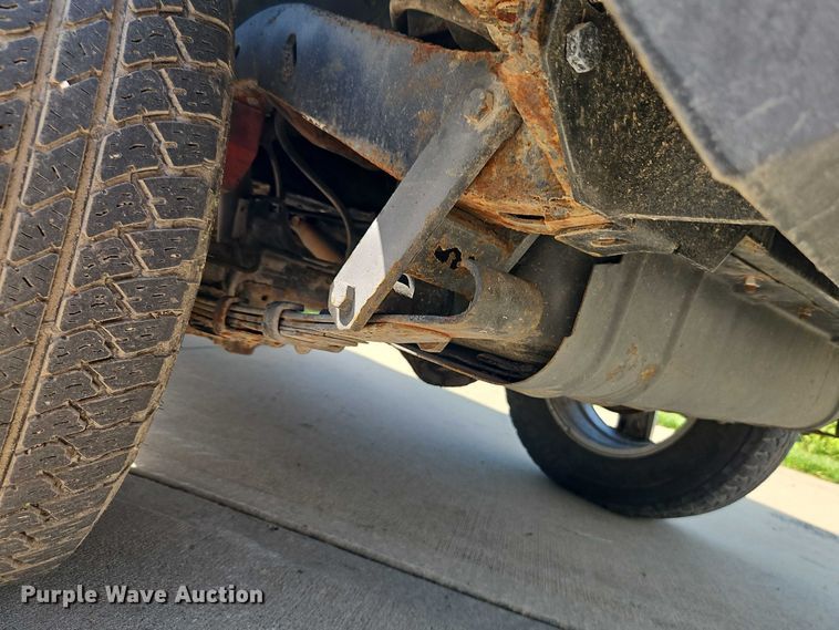 image for item EO4608 1994 Jeep Wrangler S SUV