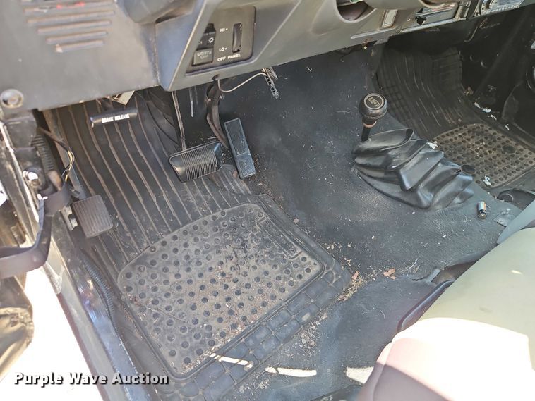 image for item EO4608 1994 Jeep Wrangler S SUV