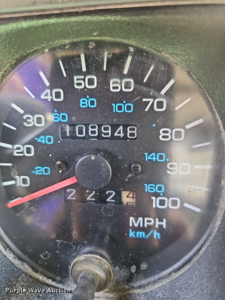 image for item EO4608 1994 Jeep Wrangler S SUV