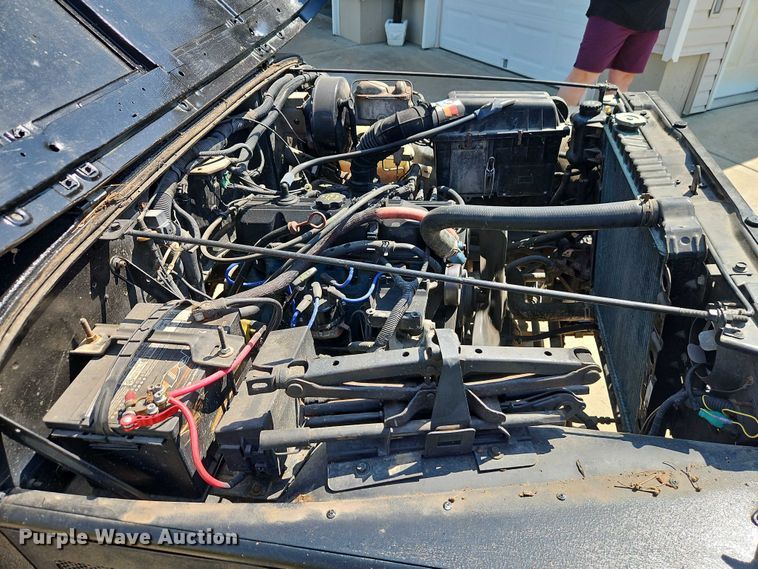 image for item EO4608 1994 Jeep Wrangler S SUV