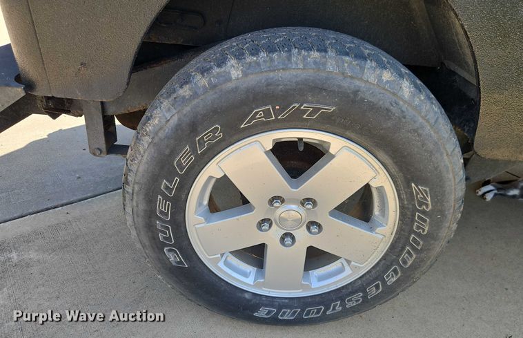 image for item EO4608 1994 Jeep Wrangler S SUV