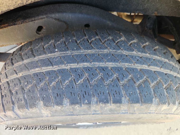 image for item EO4608 1994 Jeep Wrangler S SUV