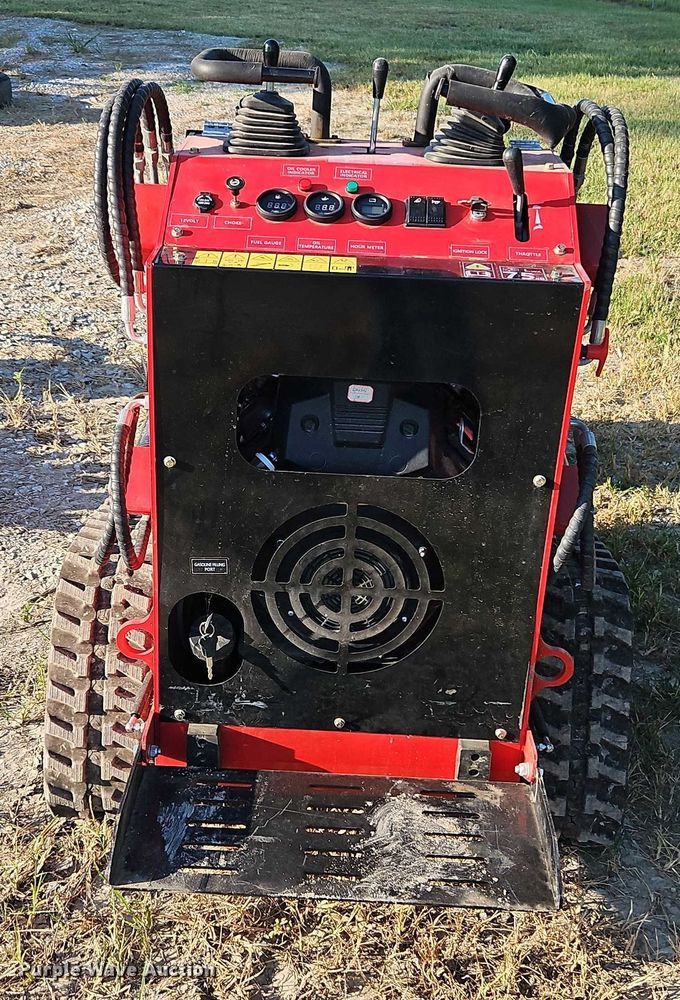 image for item EO4610 2024 EGN EG380T compact utility loader