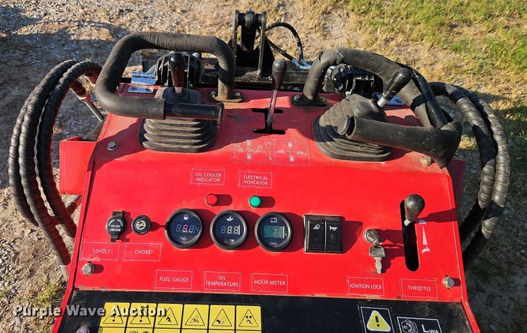 image for item EO4610 2024 EGN EG380T compact utility loader