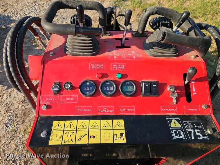 image for item EO4610 2024 EGN EG380T compact utility loader