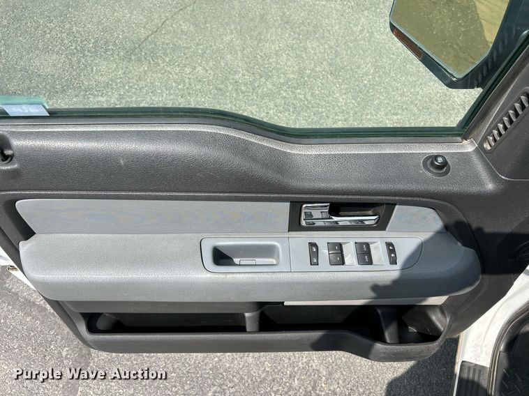 image for item EQ0523 2013 Ford F150 SuperCab pickup truck