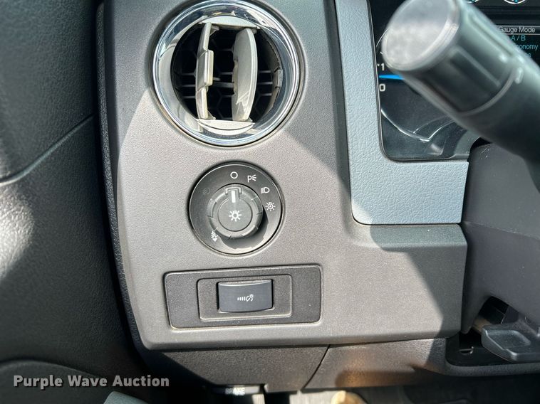 image for item EQ0523 2013 Ford F150 SuperCab pickup truck