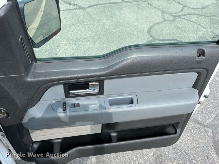 image for item EQ0523 2013 Ford F150 SuperCab pickup truck