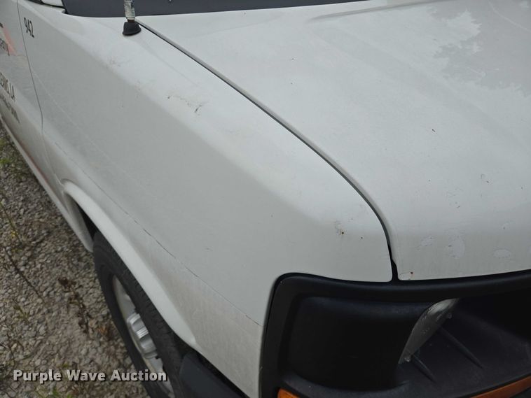 image for item EQ2617 2014 Chevrolet Express van