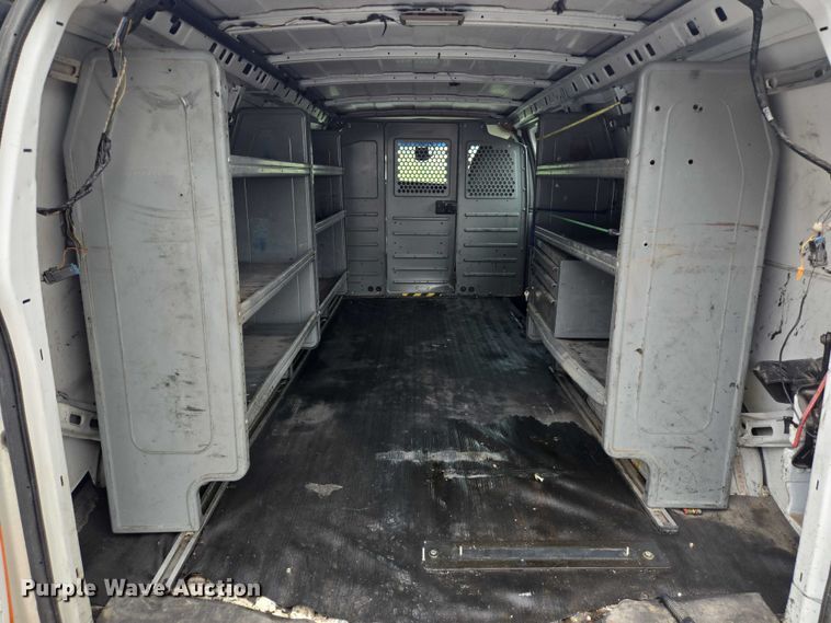 image for item EQ2617 2014 Chevrolet Express van