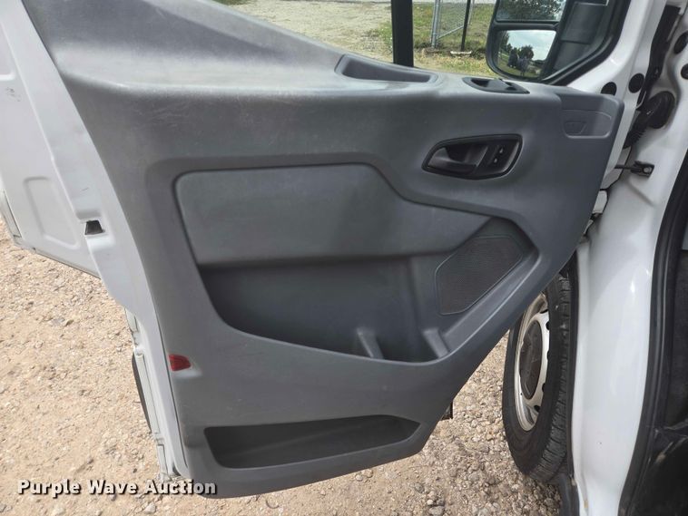 image for item EQ4063 2015 Ford Transit 350 delivery van