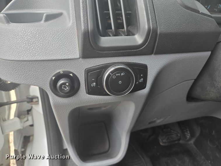 image for item EQ4063 2015 Ford Transit 350 delivery van