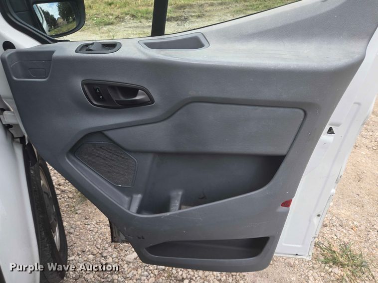 image for item EQ4063 2015 Ford Transit 350 delivery van