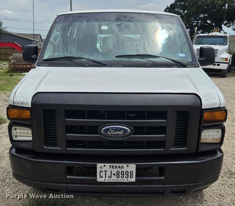 image for item EQ4064 2011 Ford E350 van