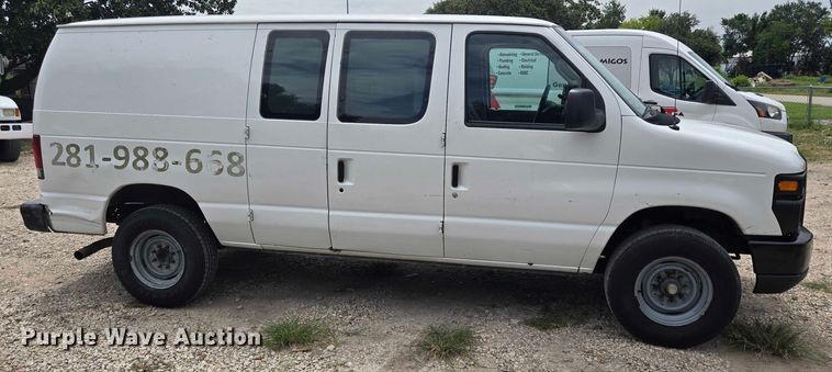 image for item EQ4064 2011 Ford E350 van