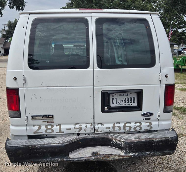 image for item EQ4064 2011 Ford E350 van