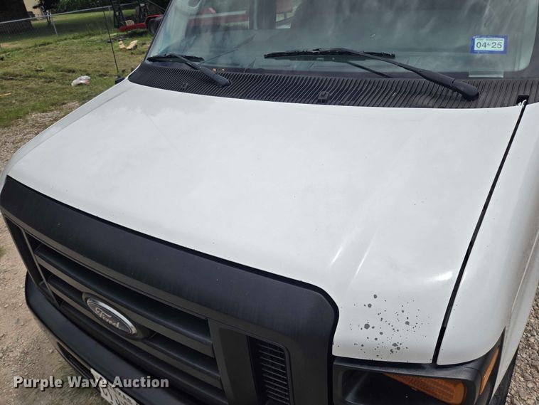 image for item EQ4064 2011 Ford E350 van