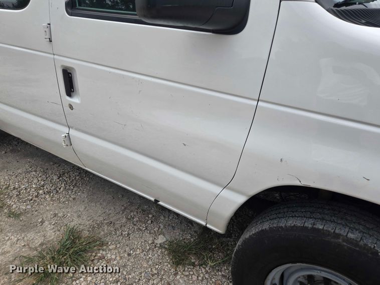 image for item EQ4064 2011 Ford E350 van
