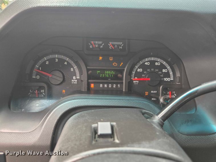 image for item EQ4064 2011 Ford E350 van