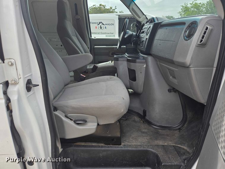 image for item EQ4064 2011 Ford E350 van