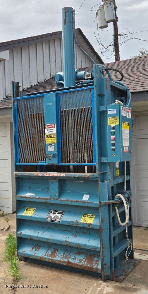 image for item EQ4072 Marathon baler