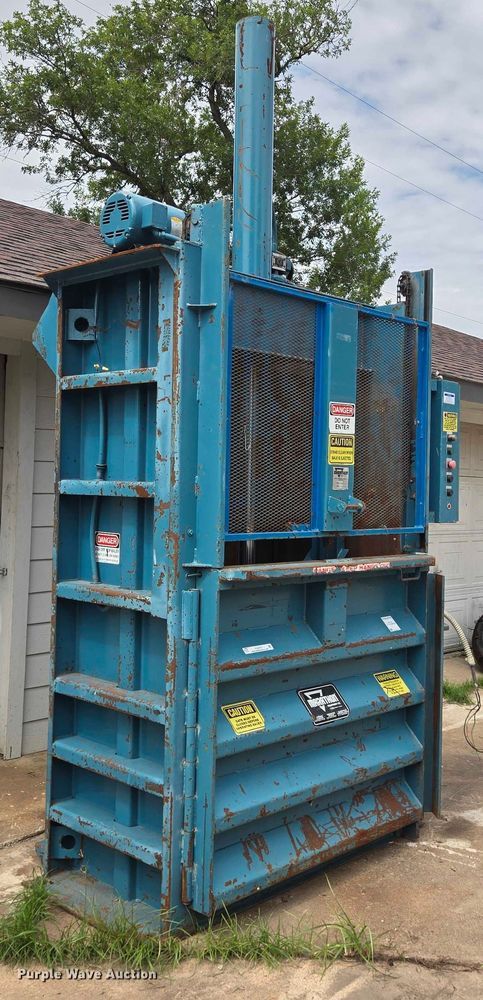 image for item EQ4072 Marathon baler