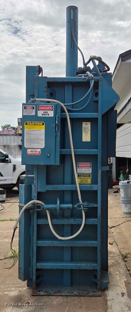 image for item EQ4072 Marathon baler