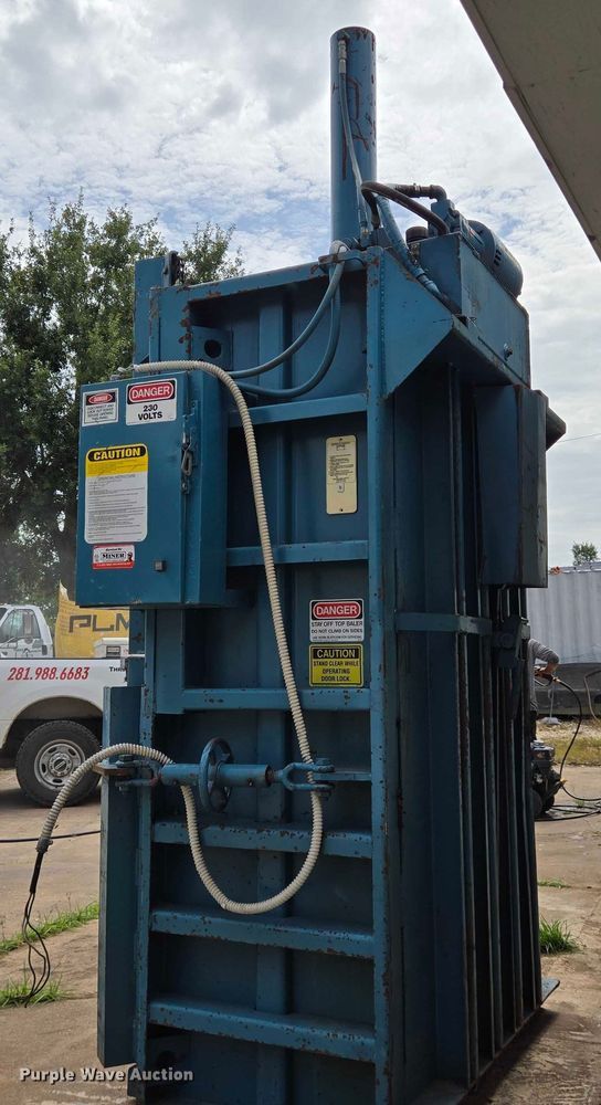 image for item EQ4072 Marathon baler