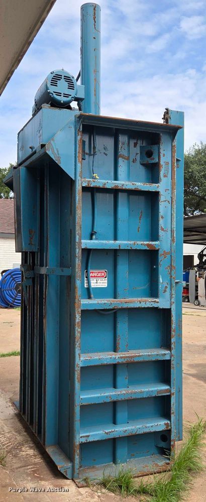 image for item EQ4072 Marathon baler