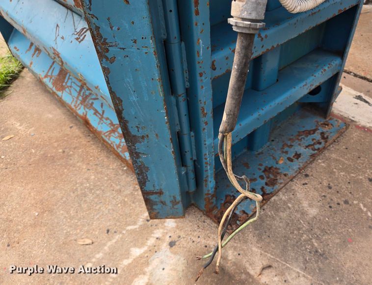 image for item EQ4072 Marathon baler