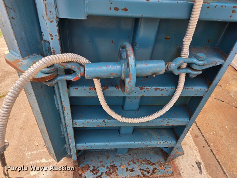 image for item EQ4072 Marathon baler