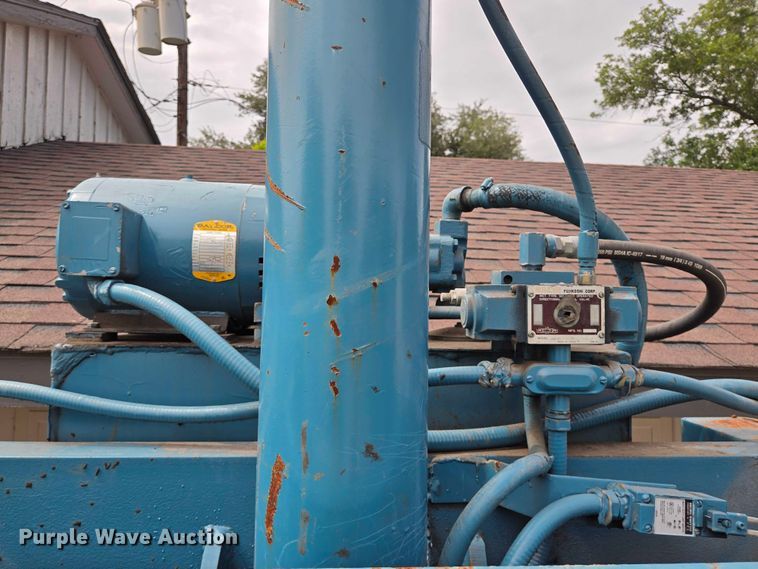 image for item EQ4072 Marathon baler