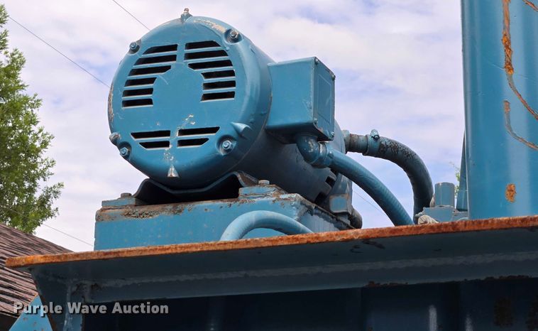 image for item EQ4072 Marathon baler