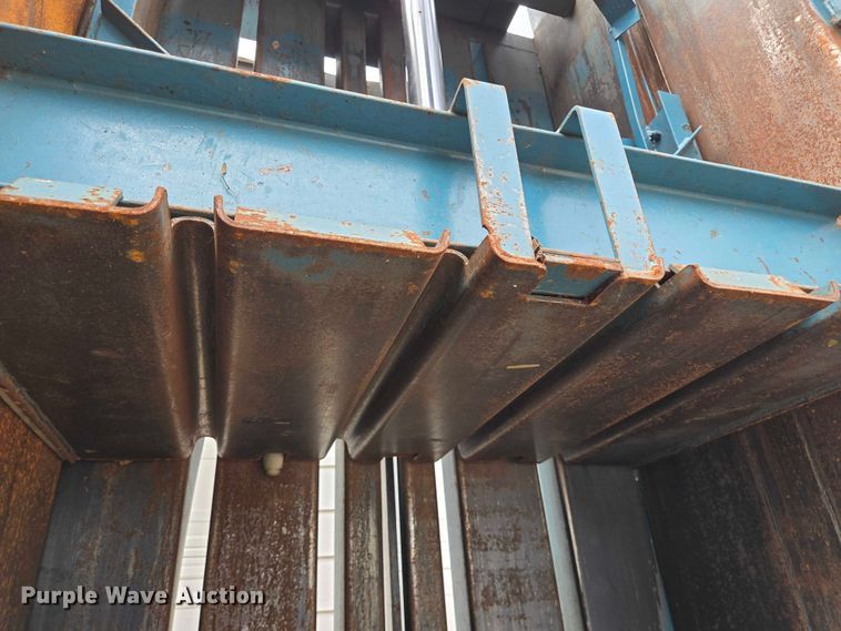 image for item EQ4072 Marathon baler