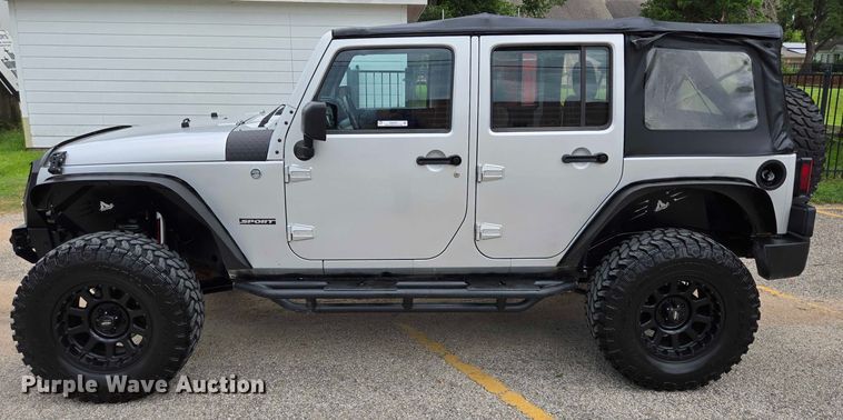 image for item EQ4073 2012 Jeep Wrangler Unlimited SUV