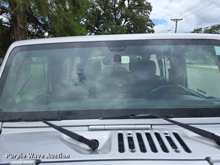 image for item EQ4073 2012 Jeep Wrangler Unlimited SUV