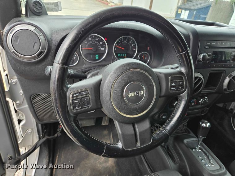 image for item EQ4073 2012 Jeep Wrangler Unlimited SUV