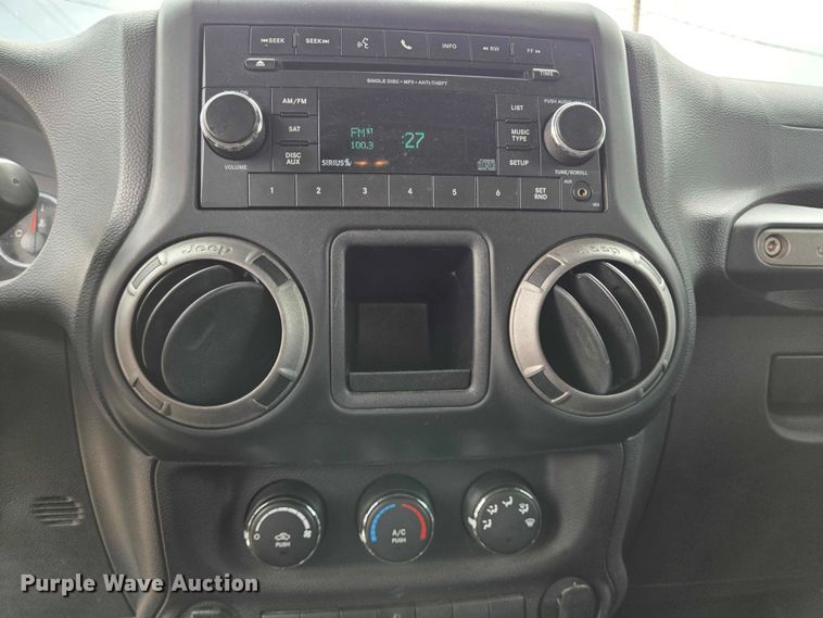 image for item EQ4073 2012 Jeep Wrangler Unlimited SUV