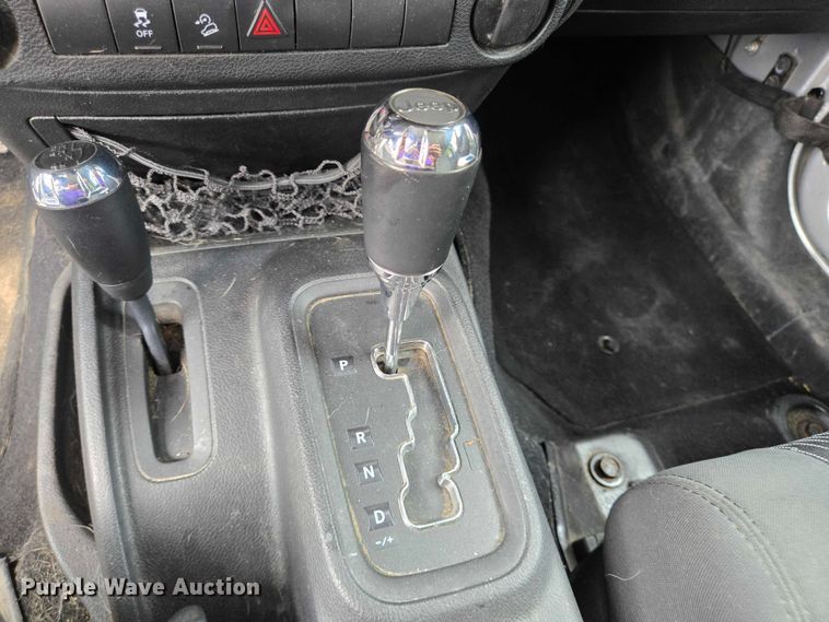 image for item EQ4073 2012 Jeep Wrangler Unlimited SUV