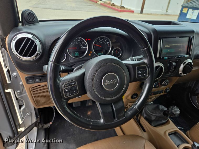 image for item EQ4074 2013 Jeep Wrangler Unlimited Rubicon SUV