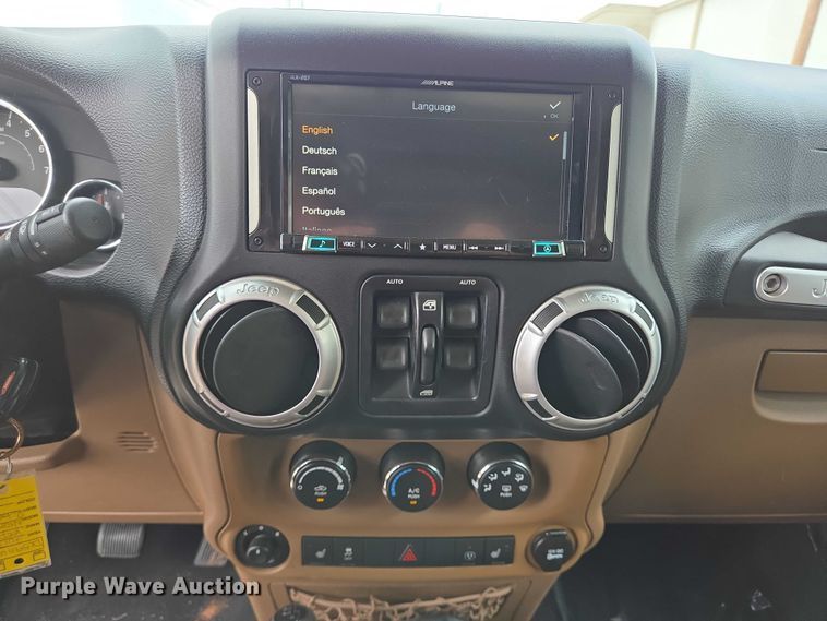 image for item EQ4074 2013 Jeep Wrangler Unlimited Rubicon SUV